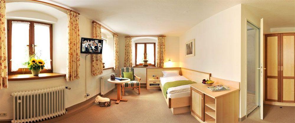 Gaestehaus Enzianhof Hotel Garni Оберамергау Екстериор снимка