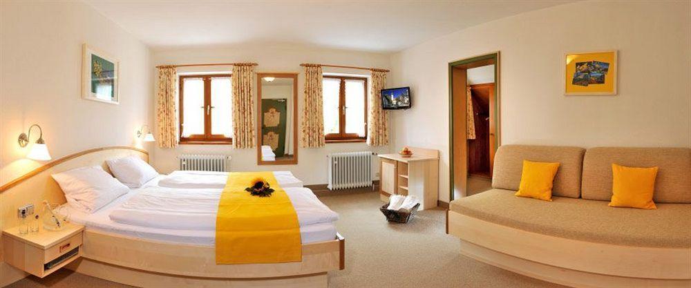 Gaestehaus Enzianhof Hotel Garni Оберамергау Екстериор снимка