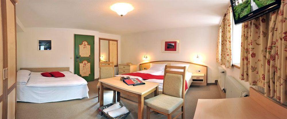 Gaestehaus Enzianhof Hotel Garni Оберамергау Екстериор снимка